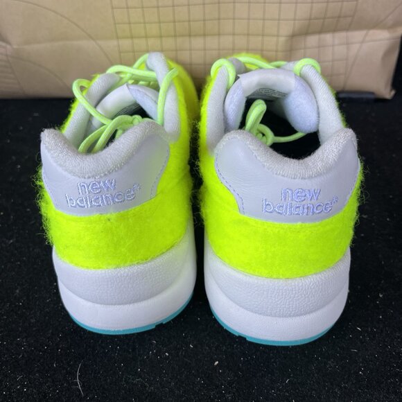 Athletic_Shoes
